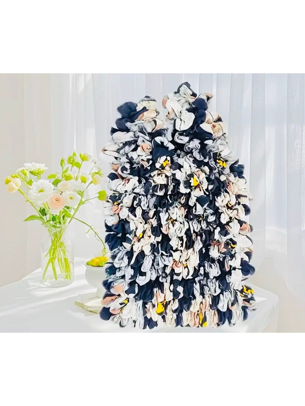 New - Extra-Large Magic Stretch Tote - Black /White